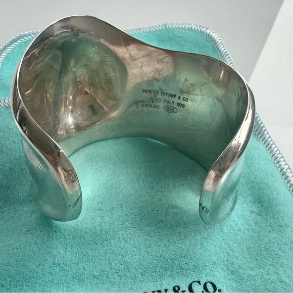 SOLD ON eBAY! Tiffany & Co 1978 Bone Cuff Bracelet Elsa Peretti Vintage Silver - Picture 2 of 11